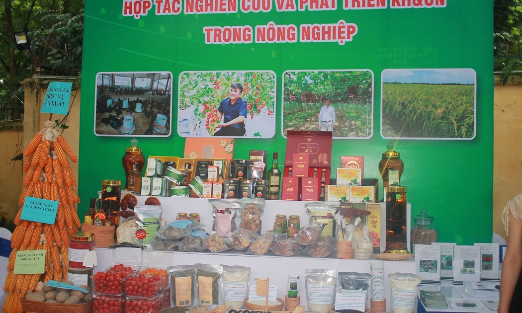Một gian hàng triển lãm tại Diễn đàn kết nối sản phẩm khoa học và công nghệ ngành nông nghiệp