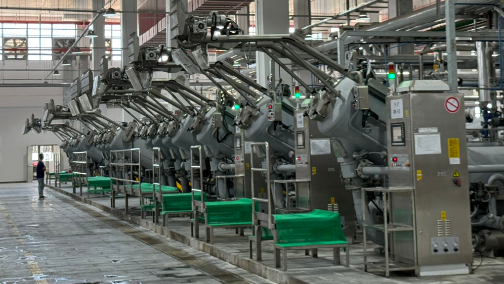 Lãnh đạo Công ty TNHH Top Textiles cho biết việc đầu tư hệ thống máy móc hiện đại giúp doanh nghiệp kiểm soát chất lượng sản phẩm tốt hơn, từ đó mở rộng các cơ hội kinh doanh cho doanh nghiệp.