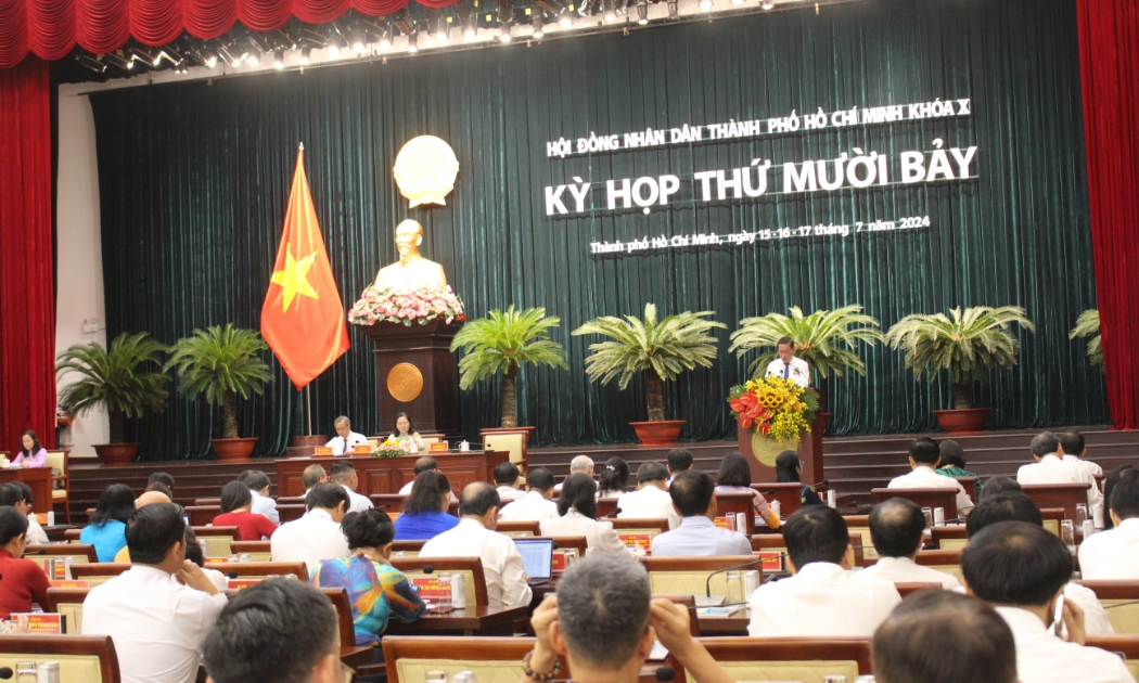 Toàn cảnh kỳ họp thứ 17, Hội đồng nhân dân TP.HCM khóa X sáng 15/7 - Ảnh: TN.
