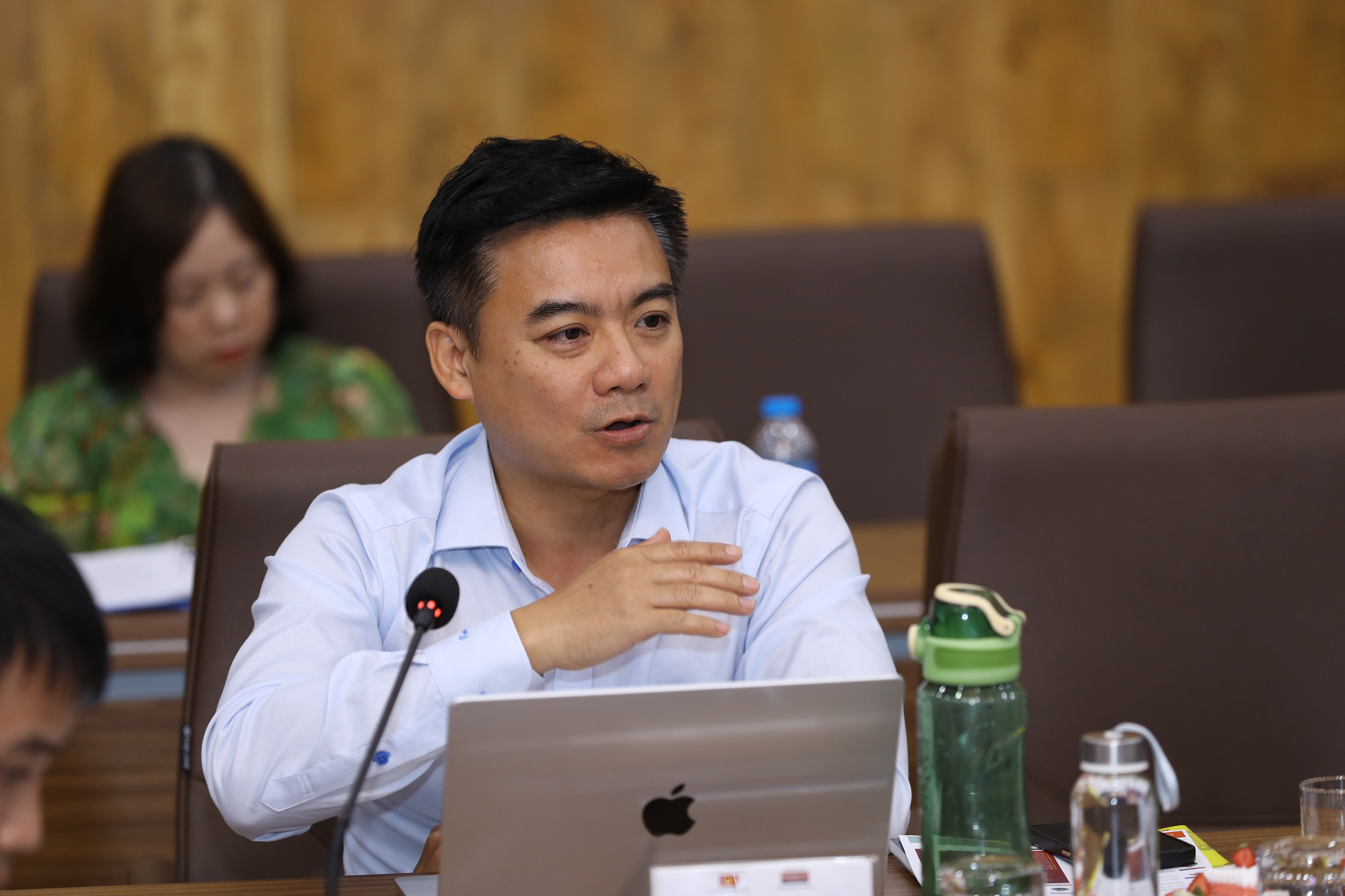 Ông Vũ Tú Thành tại phiên thảo luận.