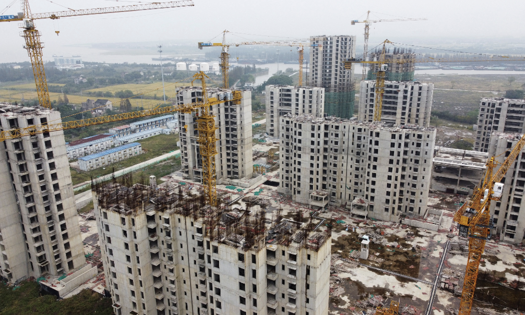 Khủng hoảng bất động sản tiếp tục kéo dài ở Trung Quốc, gây áp lực lên tăng trưởng kinh tế nước này - Ảnh: Reuters.