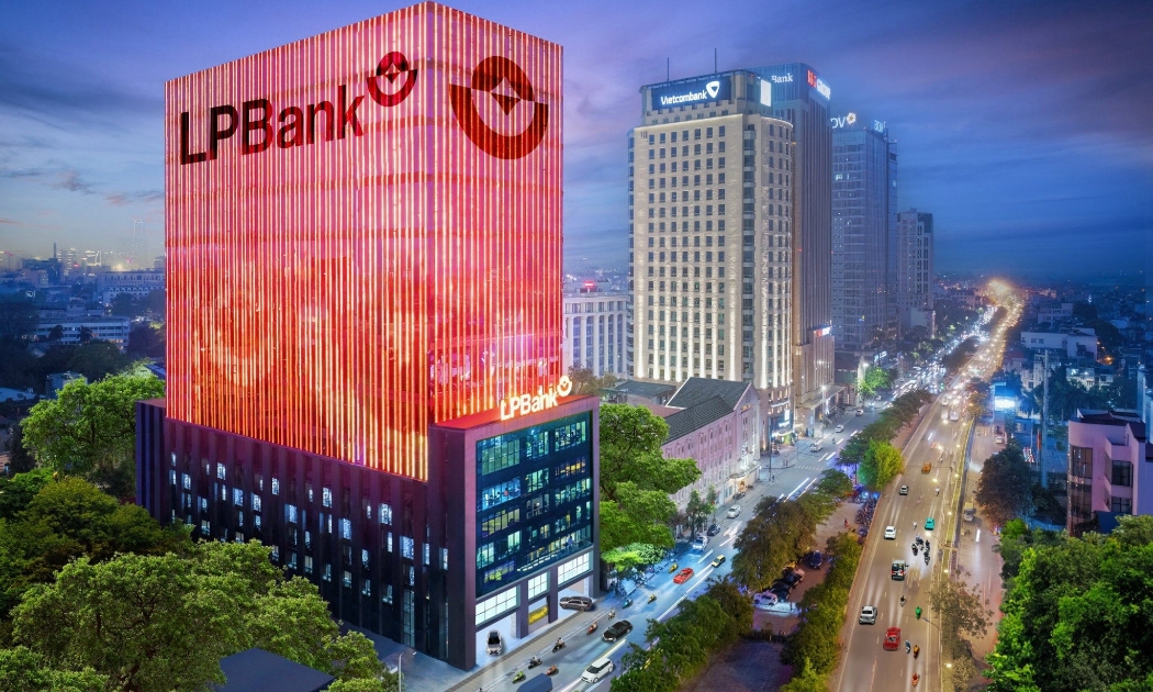 Trụ sở Ngân hàng TMCP Lộc Phát Việt Nam (LPBank) tại 210 đường Trần Quang Khải, Hoàn Kiếm, Hà Nội.