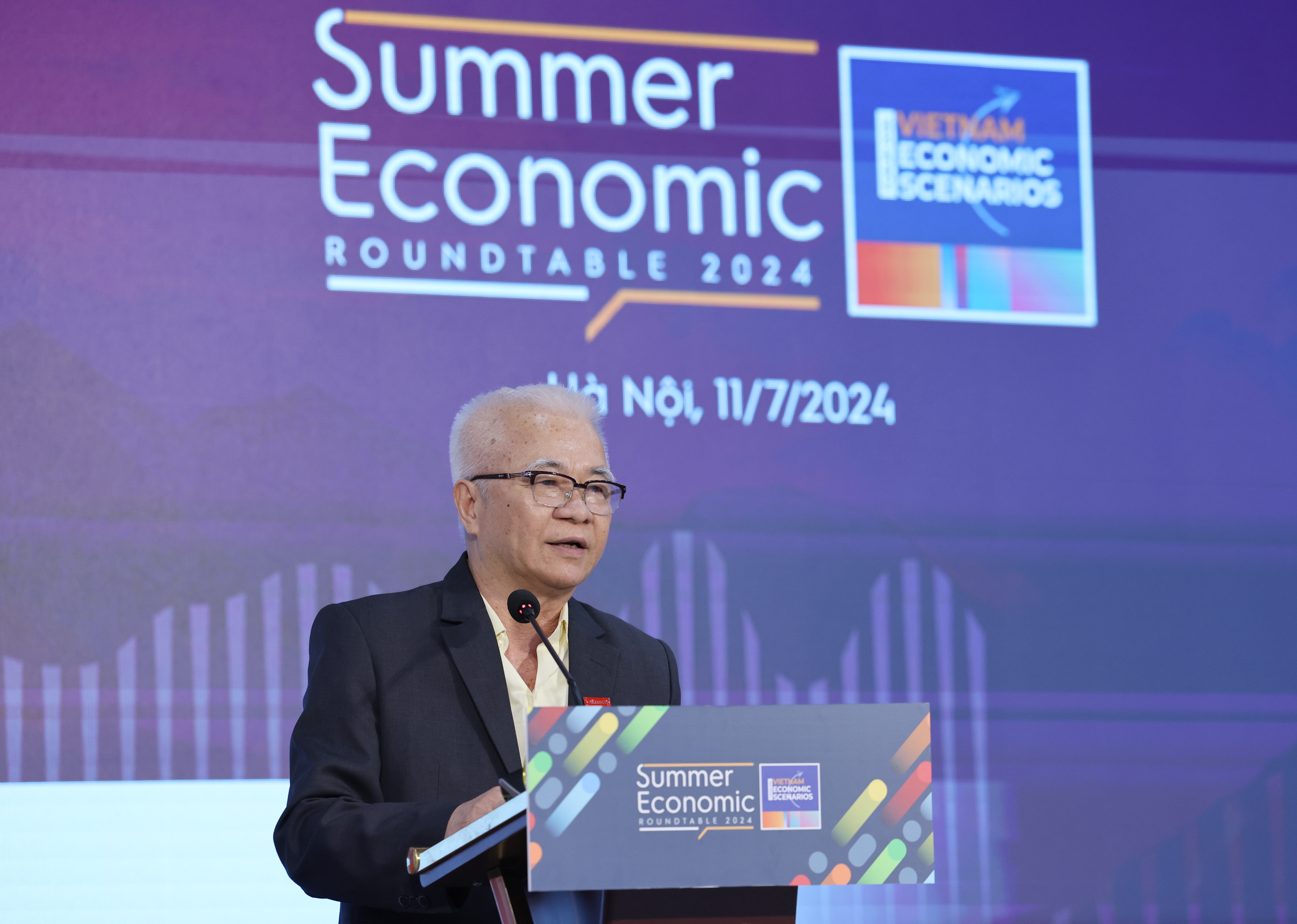 Tiến sĩ Chử Văn Lâm, Tổng biên tập Tạp chí Kinh tế Việt Nam phát biểu đề dẫn tại Diễn đàn Kinh tế mùa Hè 2024