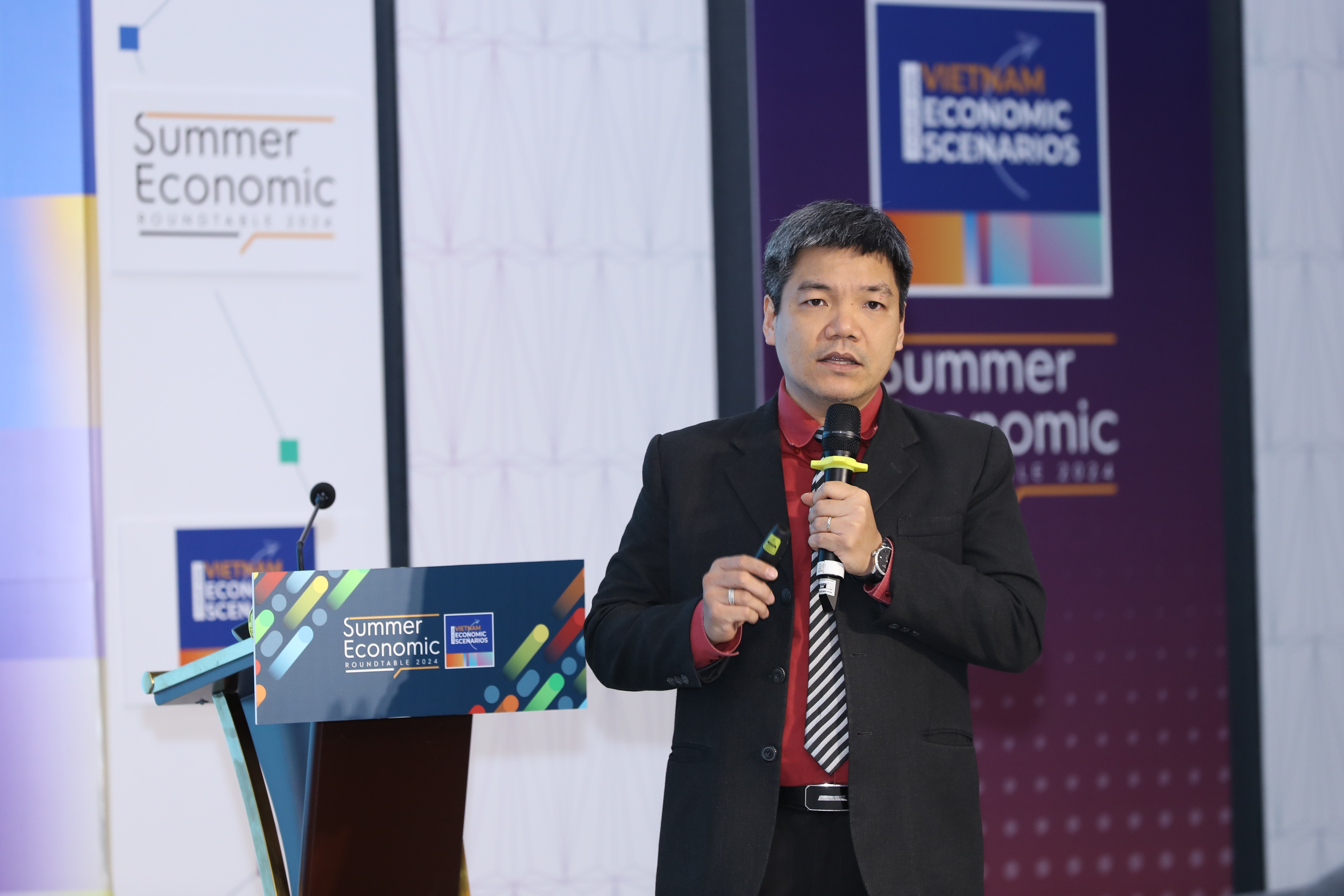 Ông Nguyễn Bá Hùng, Chuyên gia kinh tế trưởng ADB, phân tích về xu hướng dịch chuyển dòng vốn FDI toàn cầu.