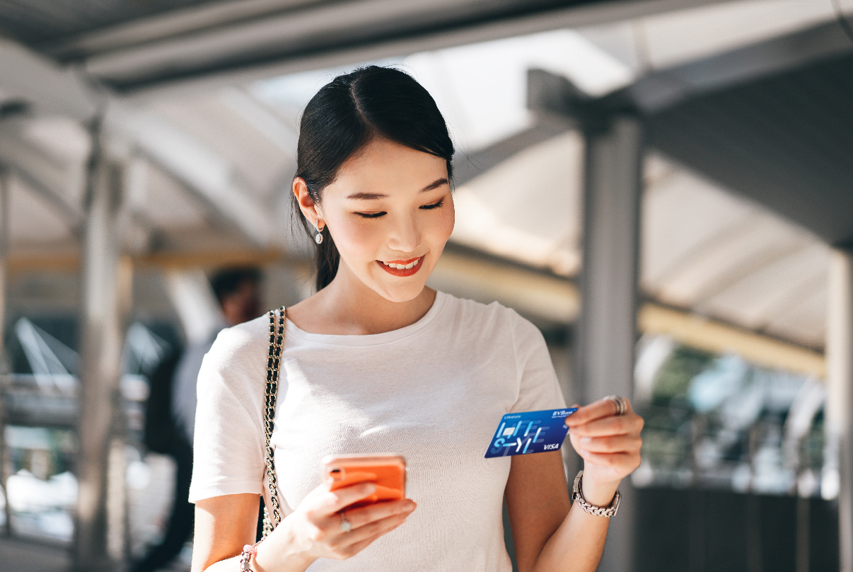 Thẻ tín dụng BVBank VISA Lifestyle được khách hàng ưu tiên chọn lựa vì có nhiều ưu đãi về giảm giá và hoàn tiền khi chi tiêu du lịch trong nước.