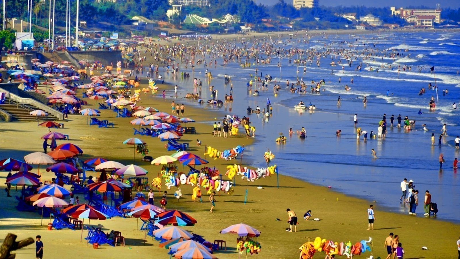 Vũng Tàu đang trong những ngày “tăng nhiệt” du lịch hè.