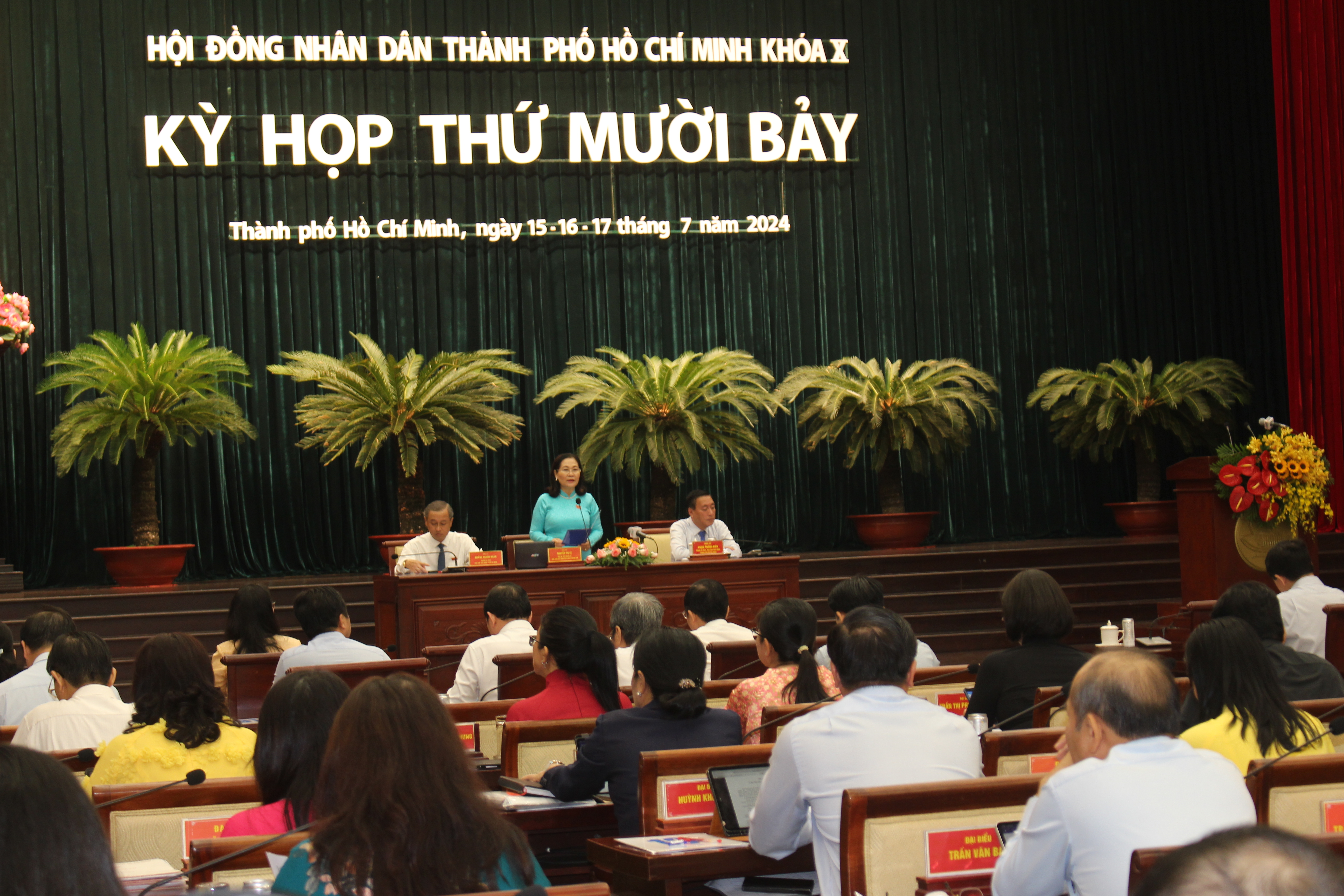 Toàn cảnh ngày họp thứ hai (ngày 16/7) kỳ họp thứ 17 Hội đồng nhân dân TP.HCM - Ảnh: TN.