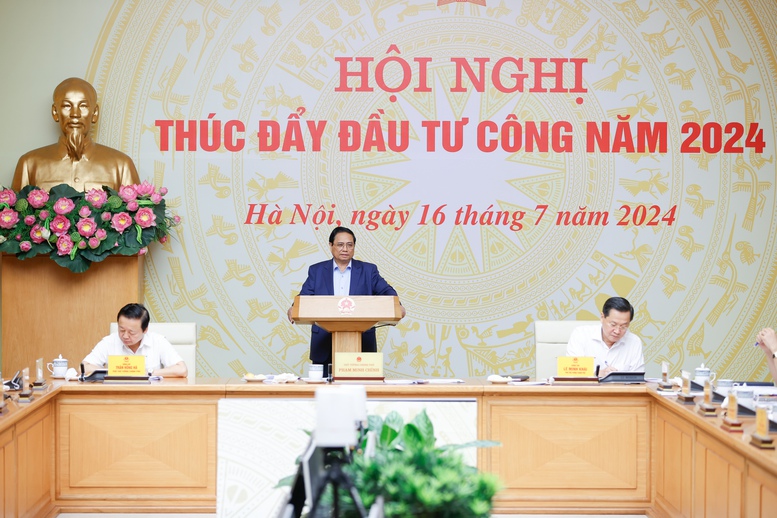 Thủ tướng phê bình nghiêm khắc 33 bộ, cơ quan, 28 địa phương có tỉ lệ giải ngân dưới mức trung bình của cả nước - Ảnh: VGP.