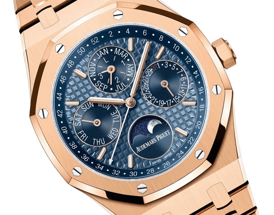 Audemars Piguet Royal Oak có kích thước vỏ 9,5 mm, nạm vàng hồng 18K 41 mm.
