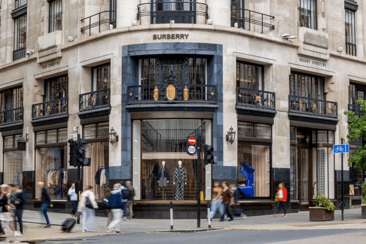 Ông Joshua Schulman sẽ là CEO mới của Burberry.