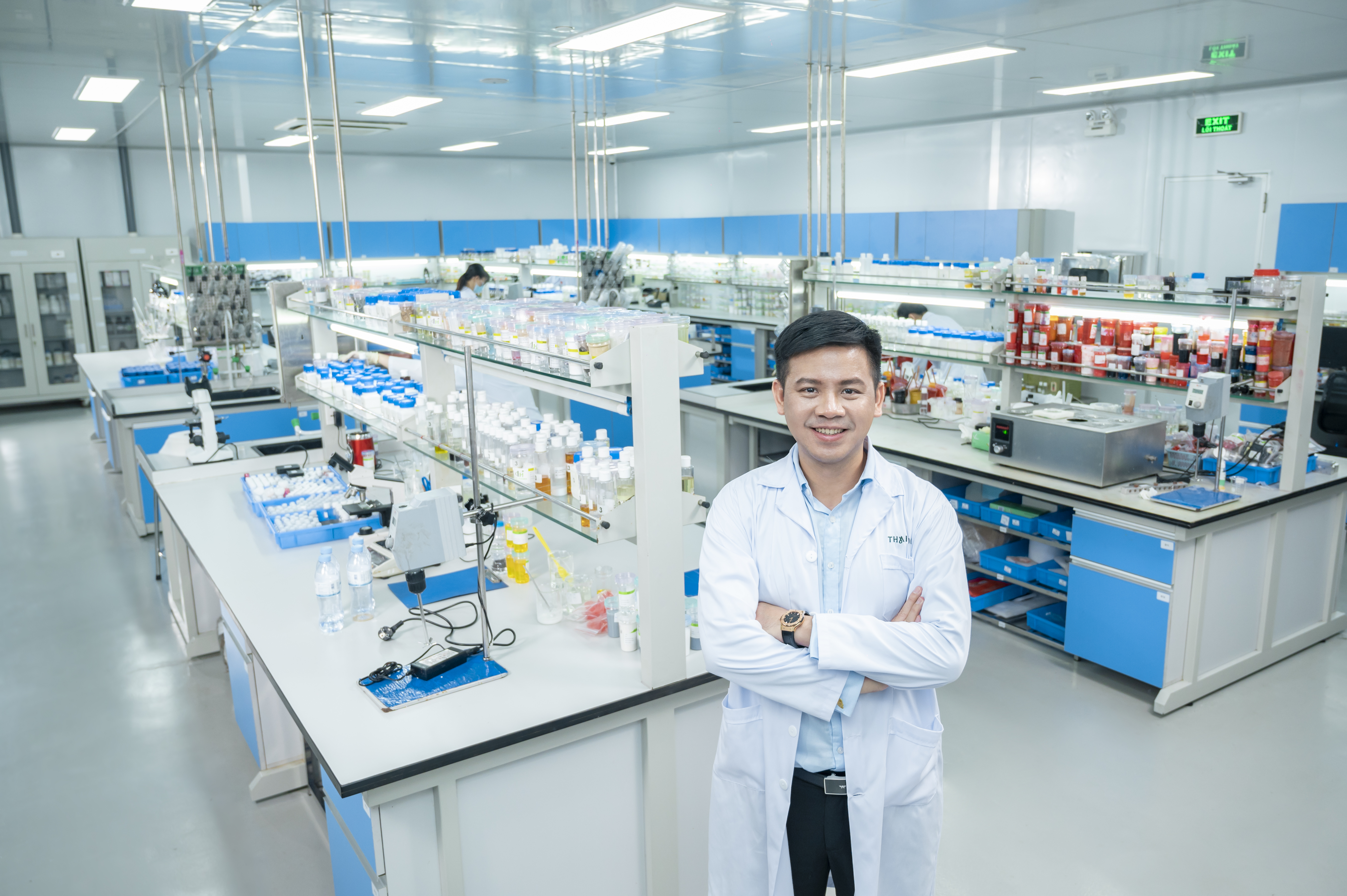 Shark Thái bên trong khu nhà máy sản xuất của Tập đoàn Thái Hương.