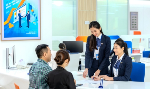 Fitch Ratings lần đầu xếp hạng tín nhiệm Sacombank với triển vọng ổn định