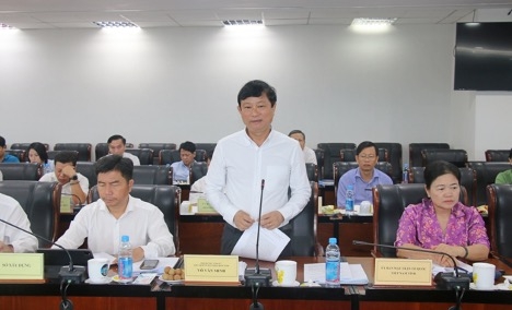 Chủ tịch UBND tỉnh B&igrave;nh Dương V&otilde; Văn Minh cho rằng cần ban h&agrave;nh cơ chế ri&ecirc;ng đối với tr&igrave;nh tự, thủ tục thực hiện dự &aacute;n ph&aacute;t triển nh&agrave; ở x&atilde; hội... Ảnh: QH.