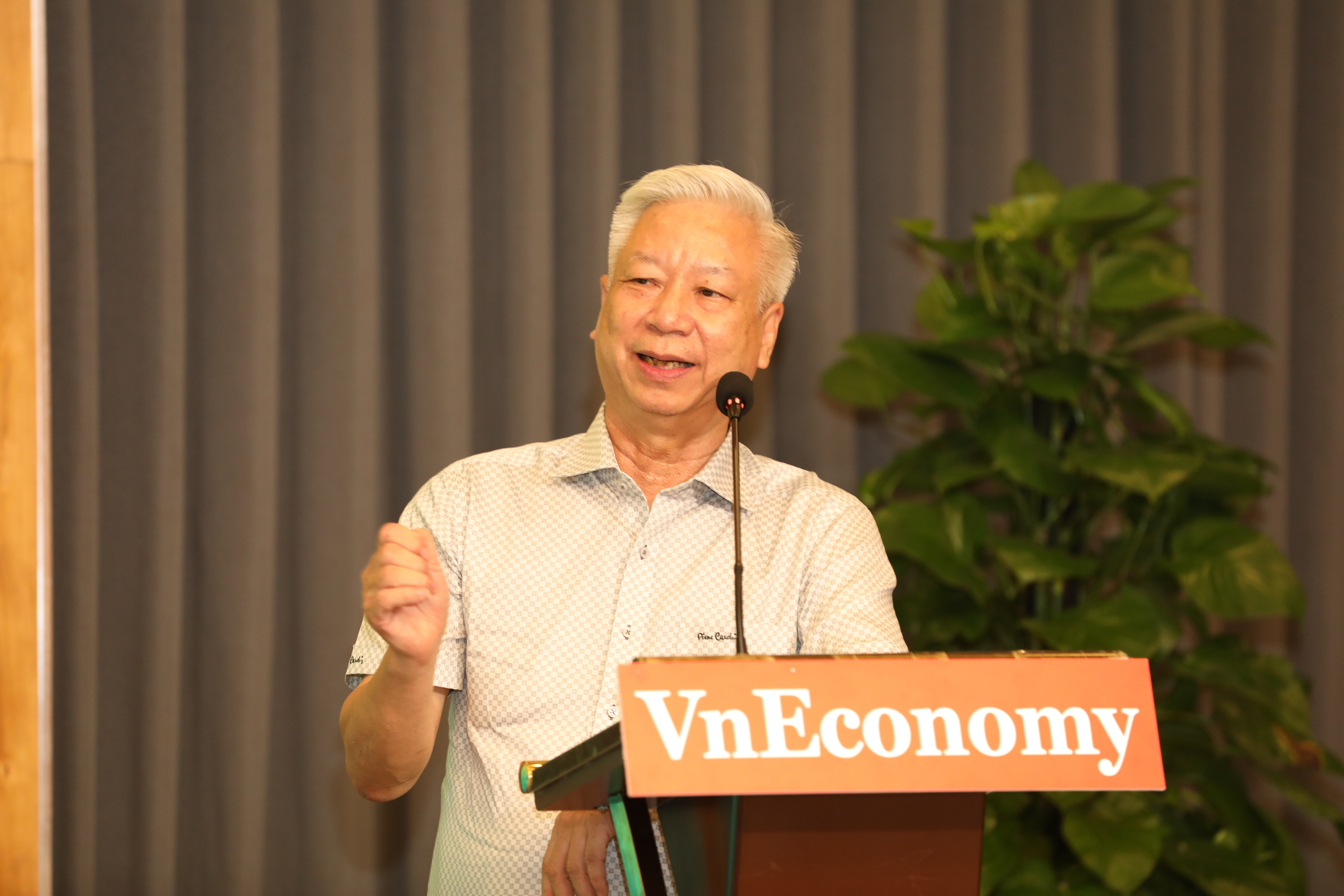 Ông Đào Quang Bính, Tổng giám đốc, Tổng Thư ký tòa soạn, Tạp chí Kinh tế Việt Nam - VnEconomy - Vietnam Economic Times, phát biểu tại hội nghị.
