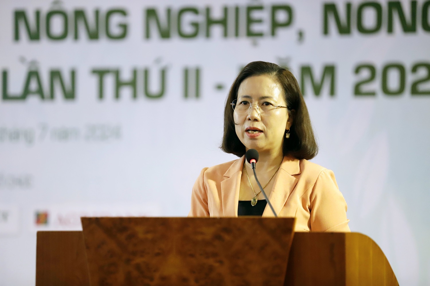 Bà Bùi Thị Thơm: 