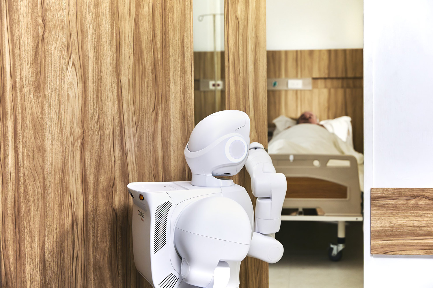 Làm thế nào robot có thể đóng vai trò lớn hơn trong việc giúp đỡ người già là vấn đề đang được giới khoa học và nhiều người quan tâm.