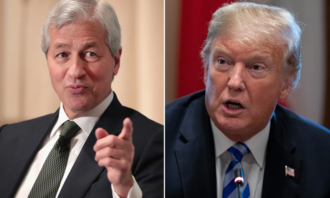 Ông Jamie Dimon, CEO JP Morgan và cựu Tổng thống Donald Trump - Ảnh: Gett Images
