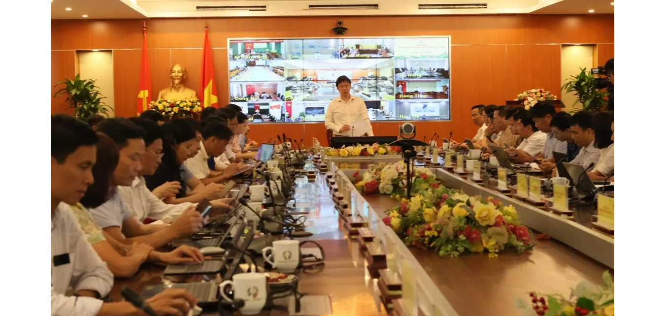 Thứ trưởng Bộ Thông tin và Truyền thông Bùi Hoàng Phương chủ trì Hội nghị.