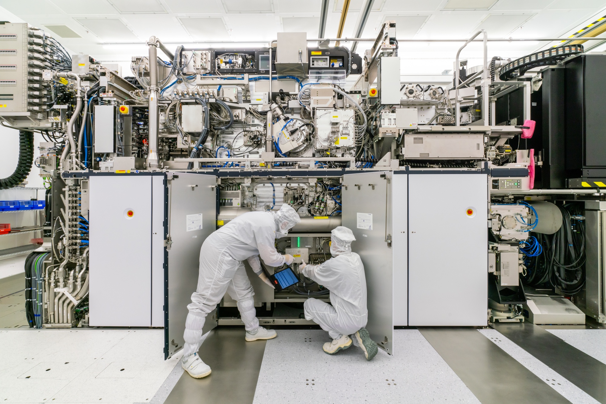 Thiết bị sản xuất chip của ASML đã trở thành 