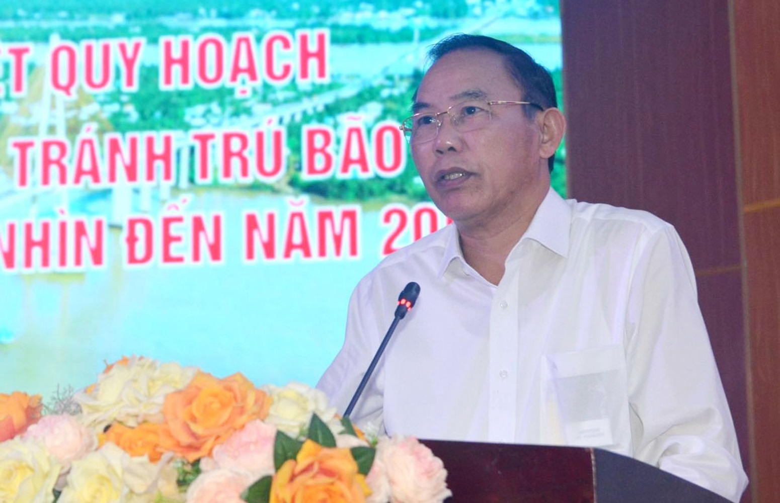 Thứ trưởng Ph&ugrave;ng Đức Tiến: 