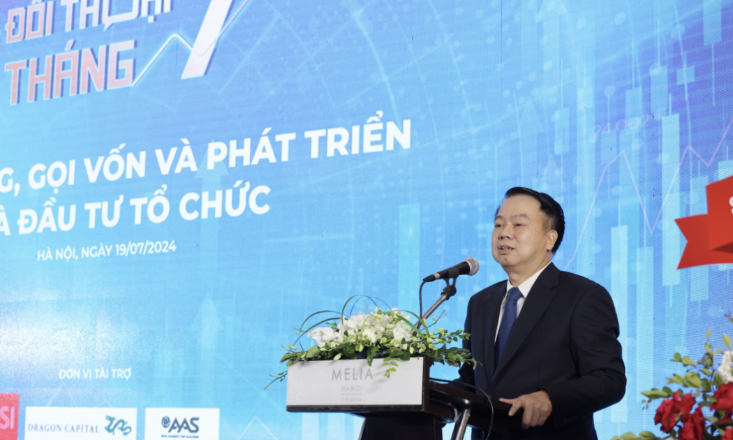 Thứ trưởng Nguyễn Đức Chi phát biểu tại Diễn đàn do CLB Nhà báo Chứng khoán tổ chức.