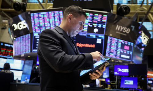 Chứng khoán Mỹ và giá dầu đồng loạt giảm chóng mặt