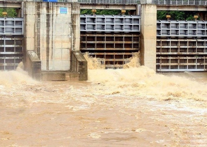 Nhiều thủy điện ở Nghệ An chủ động xả nước để phòng chống bão số 2 và mưa lũ, tỉnh ra công điện chỉ đạo ứng phó thiên tai. Ảnh: Hoàng Phạm