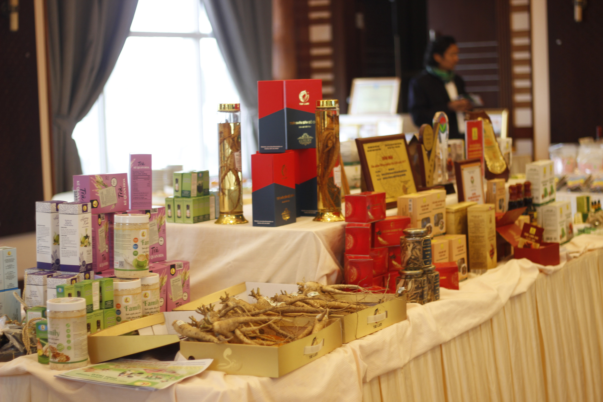 Thời gian qua, Hội N&ocirc;ng d&acirc;n tỉnh Quảng B&igrave;nh đ&atilde; tổ chức th&agrave;nh c&ocirc;ng nhiều hội nghị kết nối sản phẩm OCOP với ph&aacute;t triển du lịch cộng đồng.