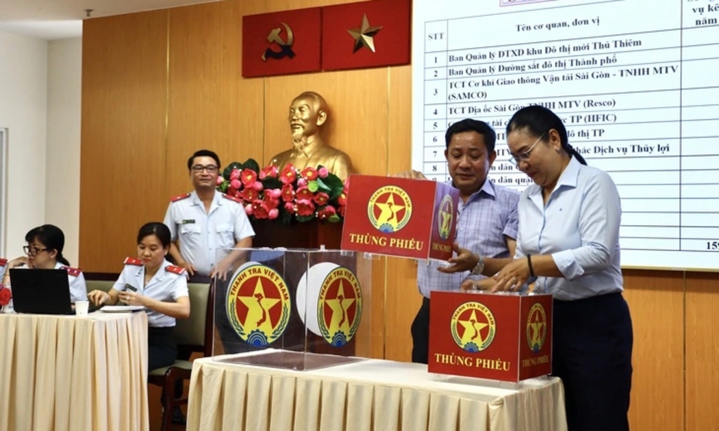 Thanh tra TP.HCM bốc thăm ngẫu nhiên để xác minh tài sản - Ảnh: TTBC TP.HCM.