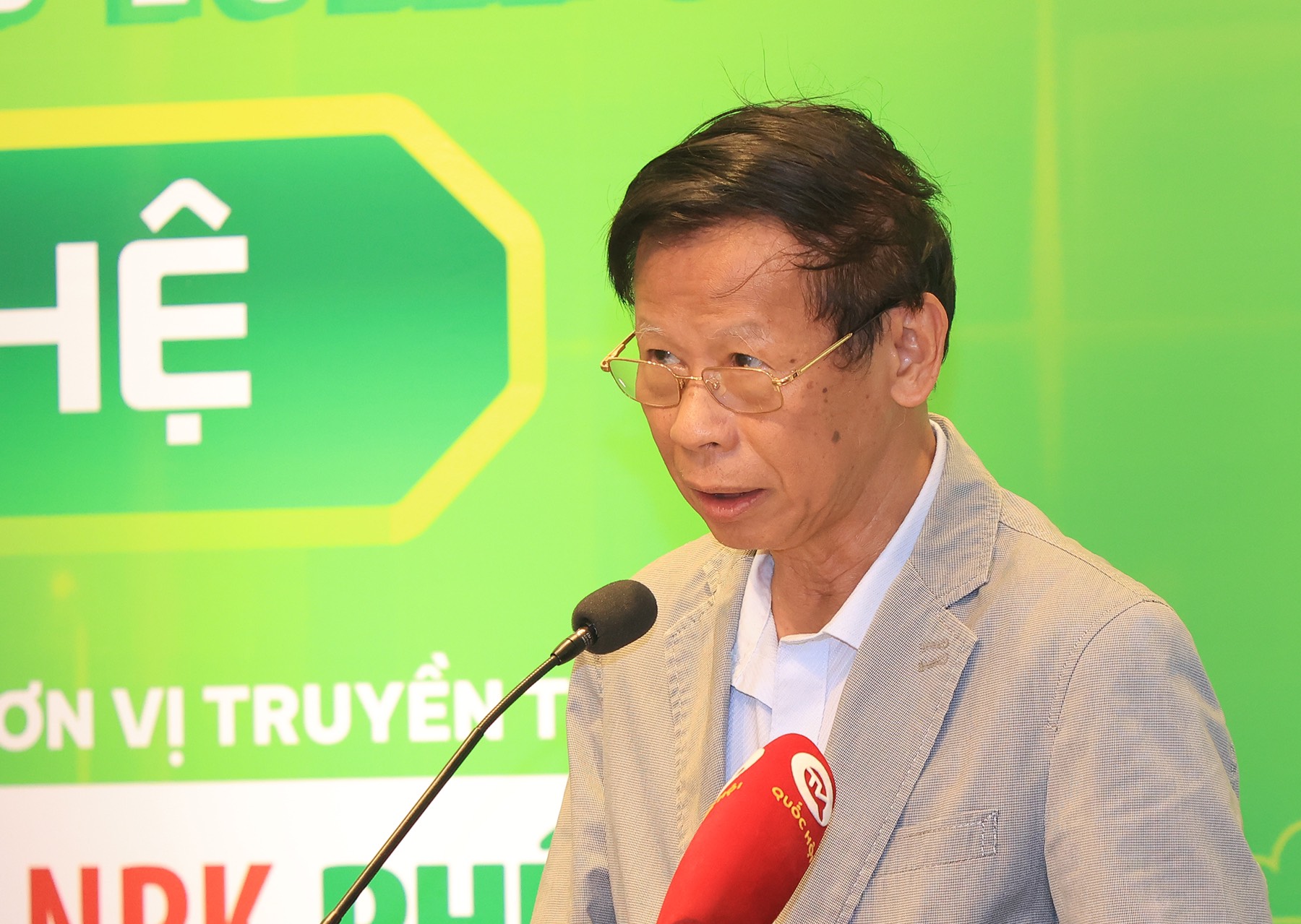 Ông Đặng Kim Sơn: 