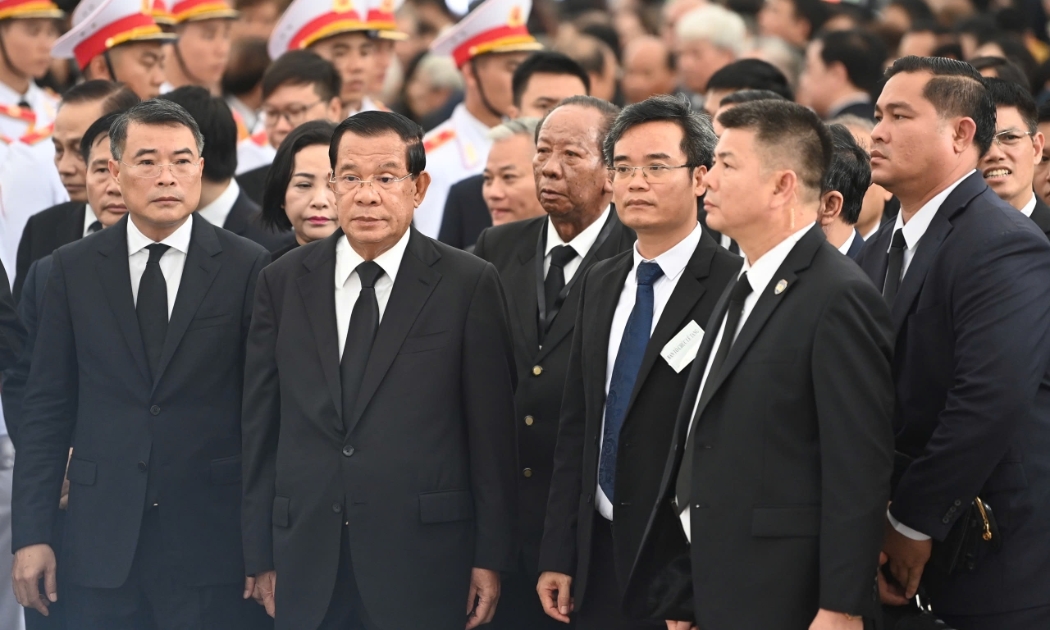 Đoàn Vương quốc Campuchia do Chủ tịch Đảng Nhân dân Campuchia, Chủ tịch Thượng viện Campuchia Hun Sen làm trưởng đoàn.