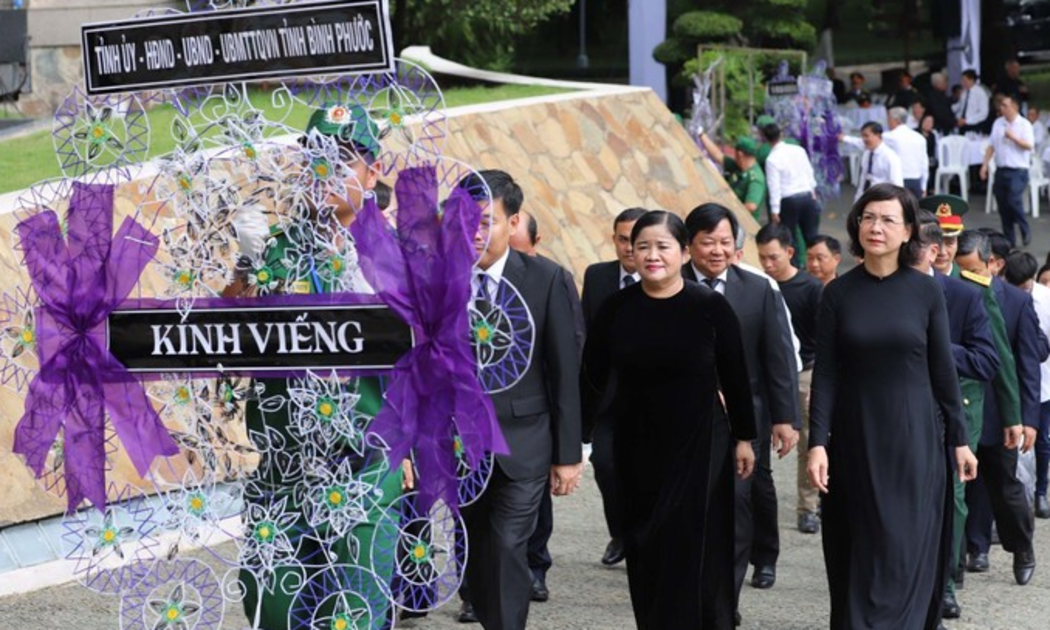 Cán bộ và nhân dân tỉnh Bình Phước viếng Tổng Bí thư Nguyễn Phú Trọng - Ảnh: Báo Nhân dân