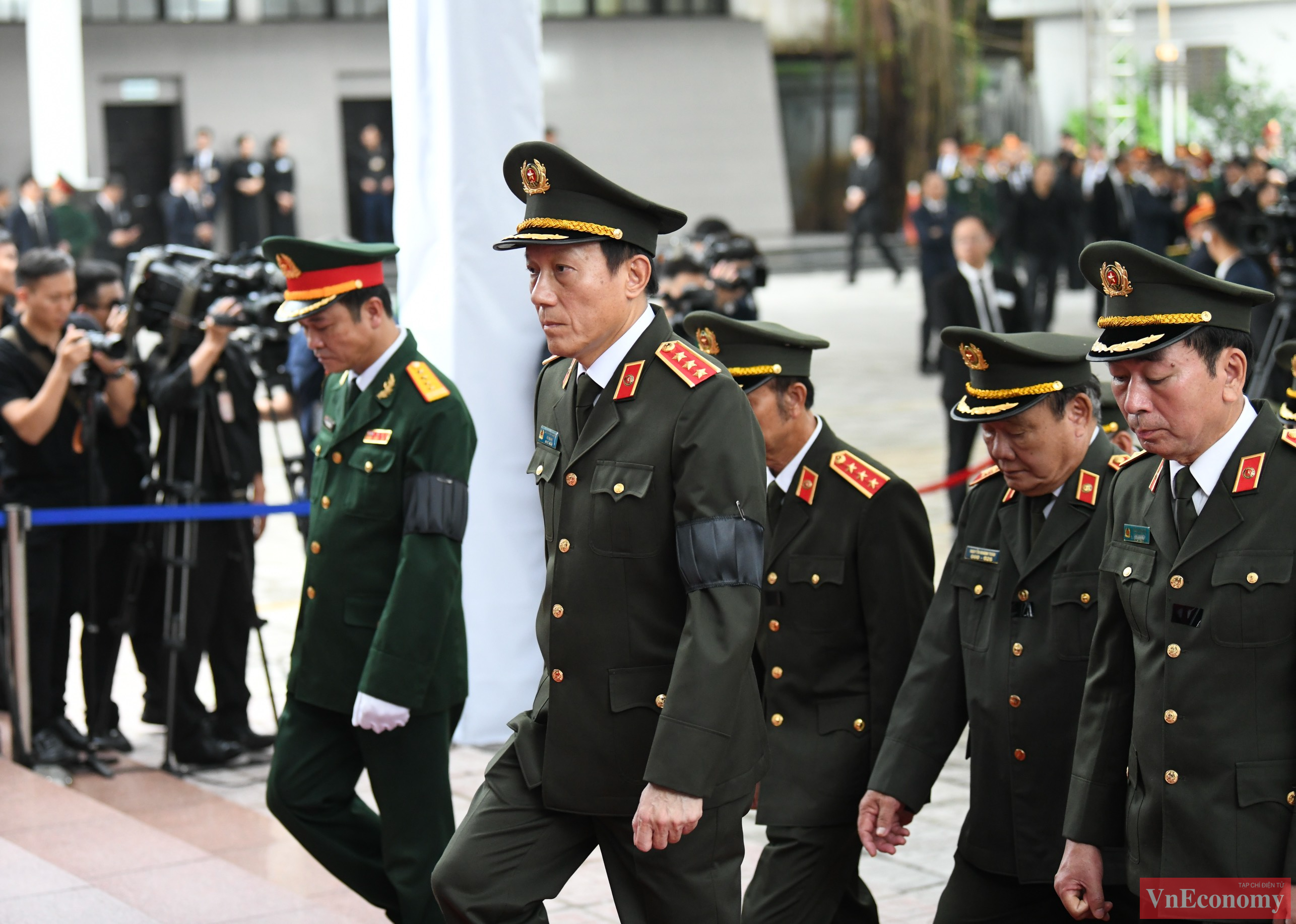 Đoàn Đảng ủy Công an Trung ương, Bộ Công an do Thượng tướng Lương Tam Quang, Bộ trưởng Bộ Công an làm Trưởng đoàn vào kính viếng Tổng Bí thư Nguyễn Phú Trọng.