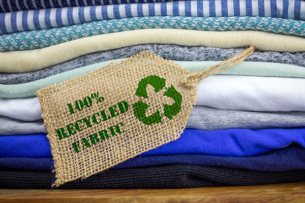 C&ugrave;ng với dệt may, thời trang 