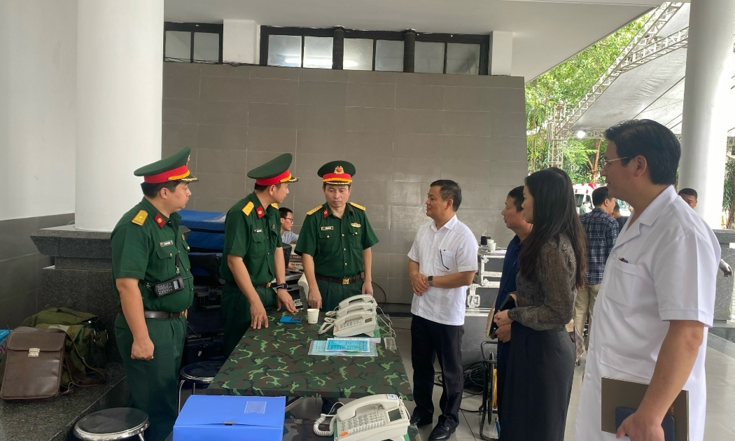 Đoàn kiểm tra công tác đảm bảo y tế phục vụ Quốc tang Tổng Bí thư Nguyễn Phú Trọng tại Nhà tang lễ Quốc gia số 5, Trần Thánh Tông, Hà Nội. Ảnh: TTXVN.
