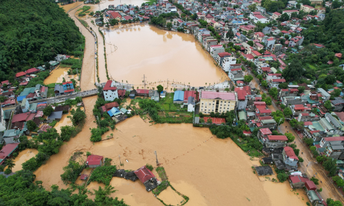 Thủ tướng yêu cầu tập trung khắc phục hậu quả mưa lũ do ảnh hưởng của bão số 2