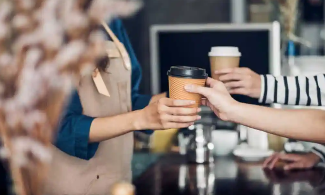 Các loại đồ uống pha chế tại chỗ như cà phê, trà sữa, nước mía, trà chanh... không thể xác định chính xác hàm lượng đường nên có thể lọt thuế.