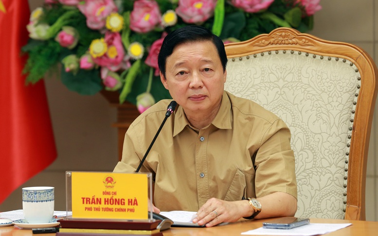 Phó Thủ tướng Trần Hồng Hà yêu cầu Bộ Công Thương phối hợp với Bộ Tài chính, Bộ TN&MT rà soát ưu đãi về thuế. Ảnh: Minh Khôi