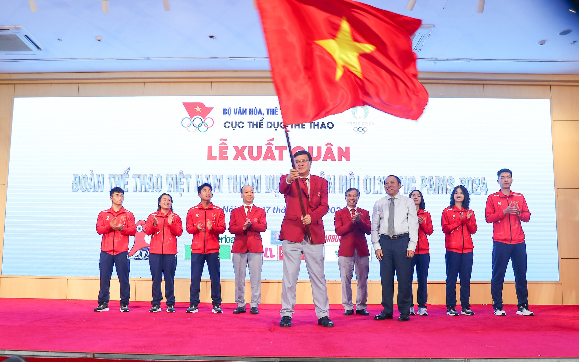Đoàn Thể thao Việt Nam trong lễ xuất quân tham dự Olympic Paris 2024.