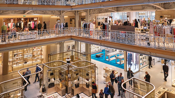 Sản phẩm xa xỉ “độc chiếm” bán lẻ truyền thống