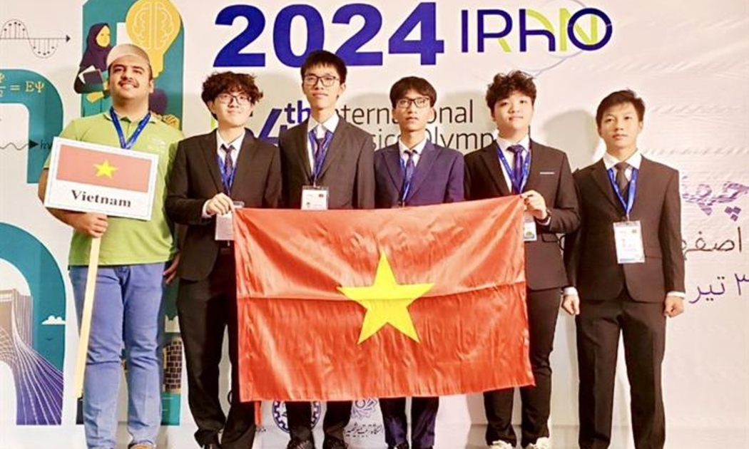 Đội tuyển Việt Nam dự thi Olympic Vật lý quốc tế năm 2024. Ảnh: MOET.