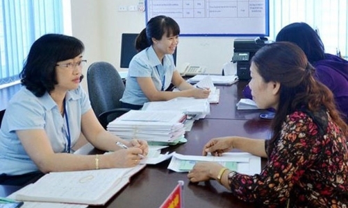 Nữ lãnh đạo, quản lý của Hà Nội và TP. HCM được nghỉ hưu ở tuổi cao hơn 