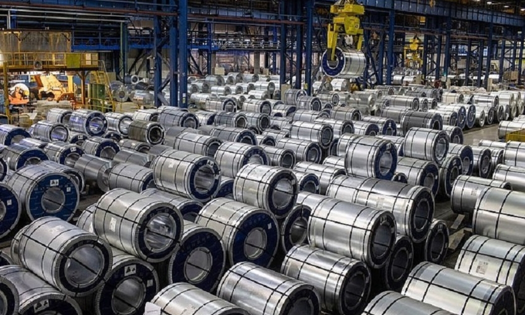 Lượng thép cán nóng nhập khẩu trong 6 tháng năm 2024 đã bằng 173% so với sản xuất trong nước. Ảnh minh họa.