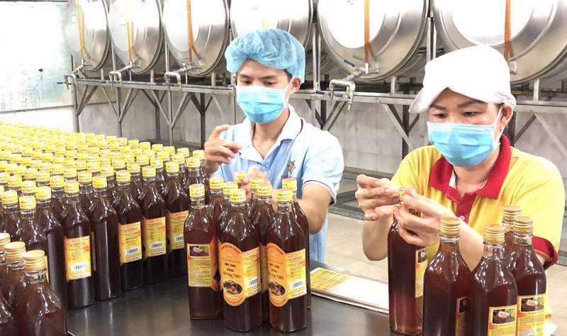 Hoa Kỳ đang áp thuế chống bán phá giá khá cao đối với mật ong Việt Nam. Ảnh minh họa.