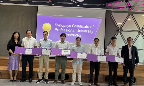 Trao chứng nhận chương trình đào tạo vi mạch nâng cao dành cho giảng viên 2024