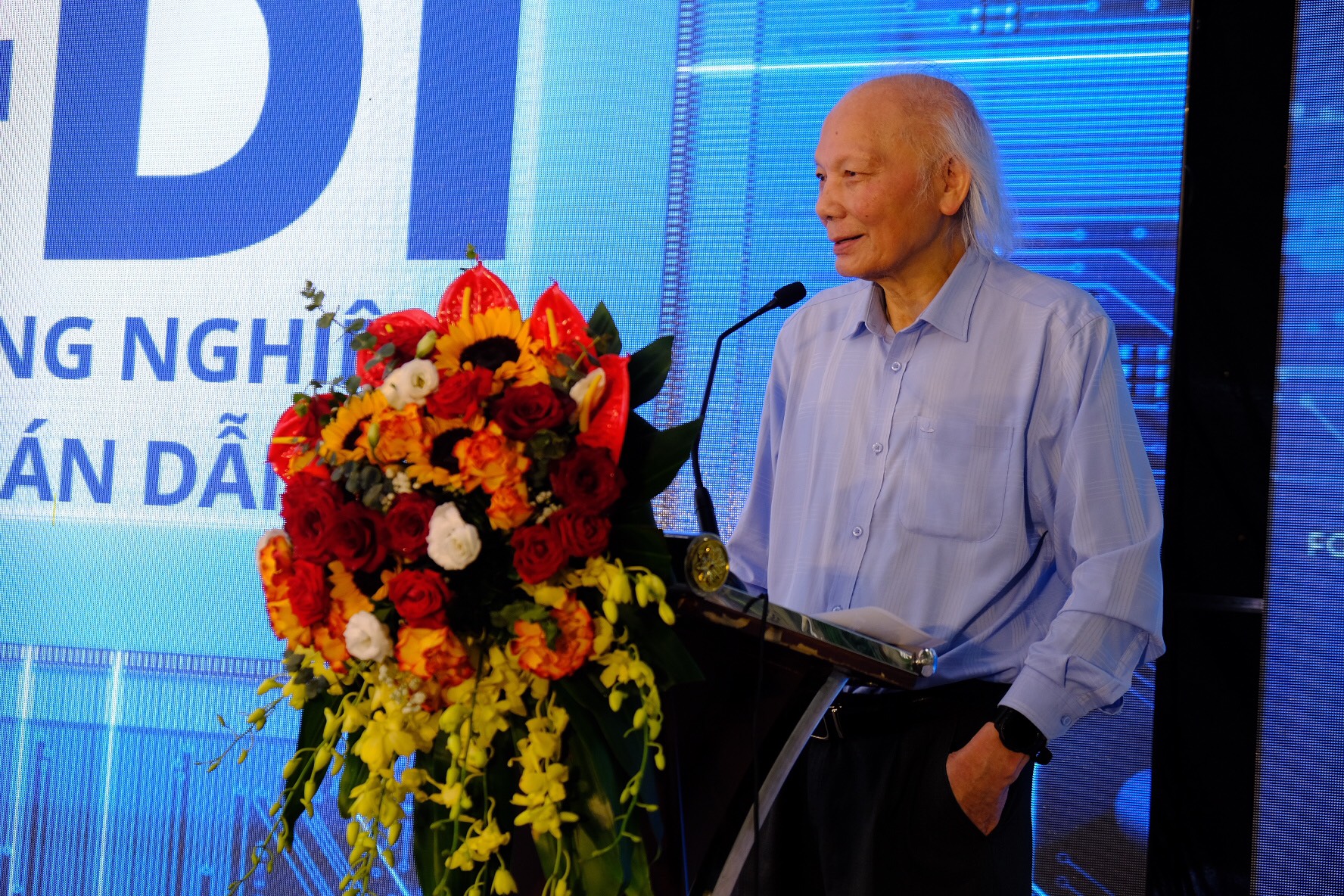 GS. TSKH Nguyễn Mại, Chủ tịch Hiệp hội Doanh nghiệp Đầu tư nước ngoài, phát biểu tại tọa đàm.