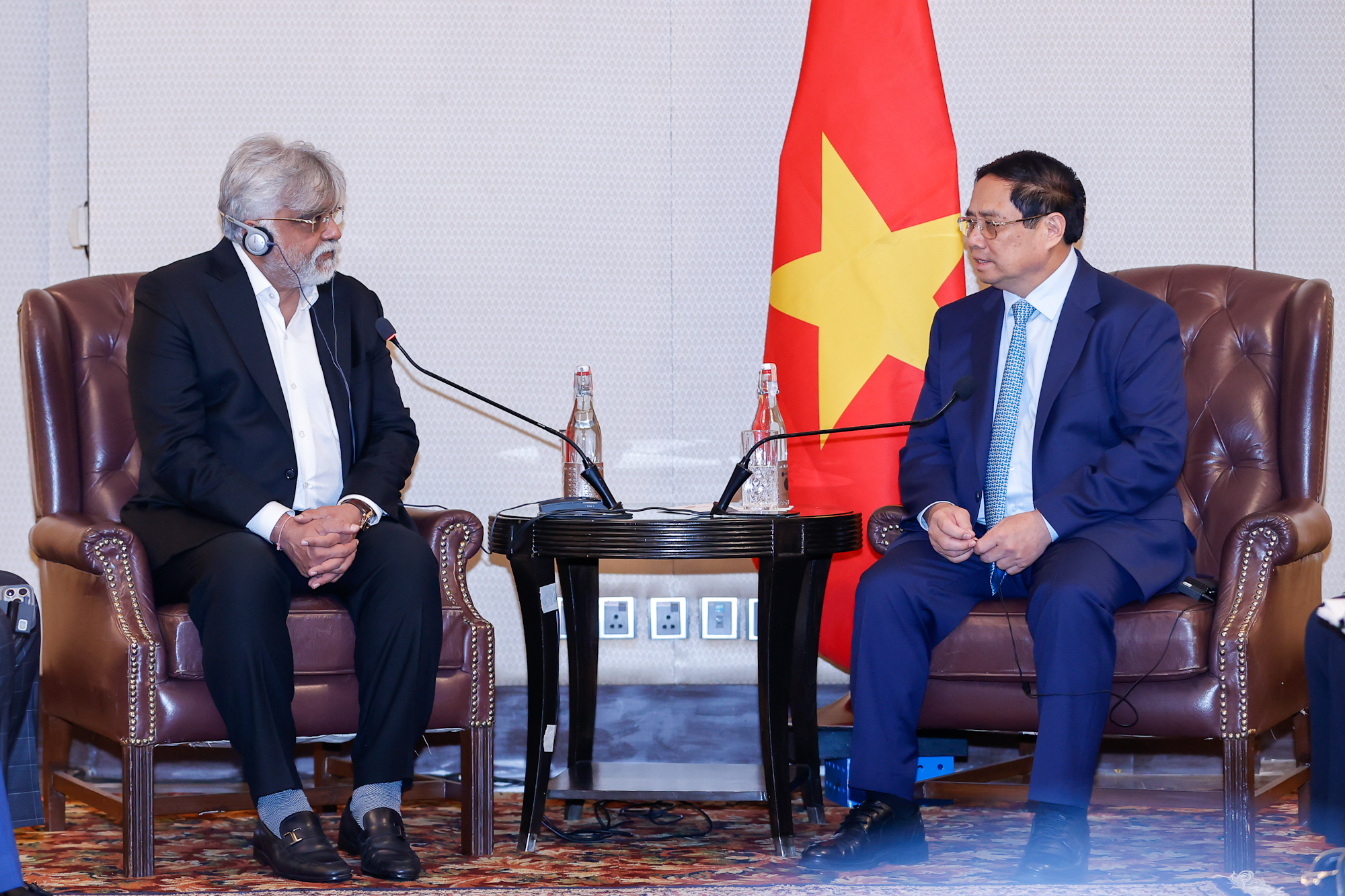 Thủ tướng nhấn mạnh Chính phủ Việt Nam luôn ủng hộ, sẵn sàng tạo hành lang pháp lý thuận lợi cho các hoạt động đầu tư, sản xuất, kinh doanh của cộng đồng doanh nghiệp trong và ngoài nước - Ảnh: VGP