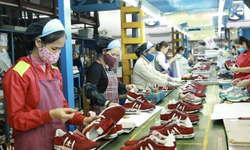  Giày dép là một trong những mặt hàng xuất khẩu chủ lực của Việt Nam sang thị trường EU có tỷ lệ cấp C/O ưu đãi EUR.1 lên tới gần 100%.