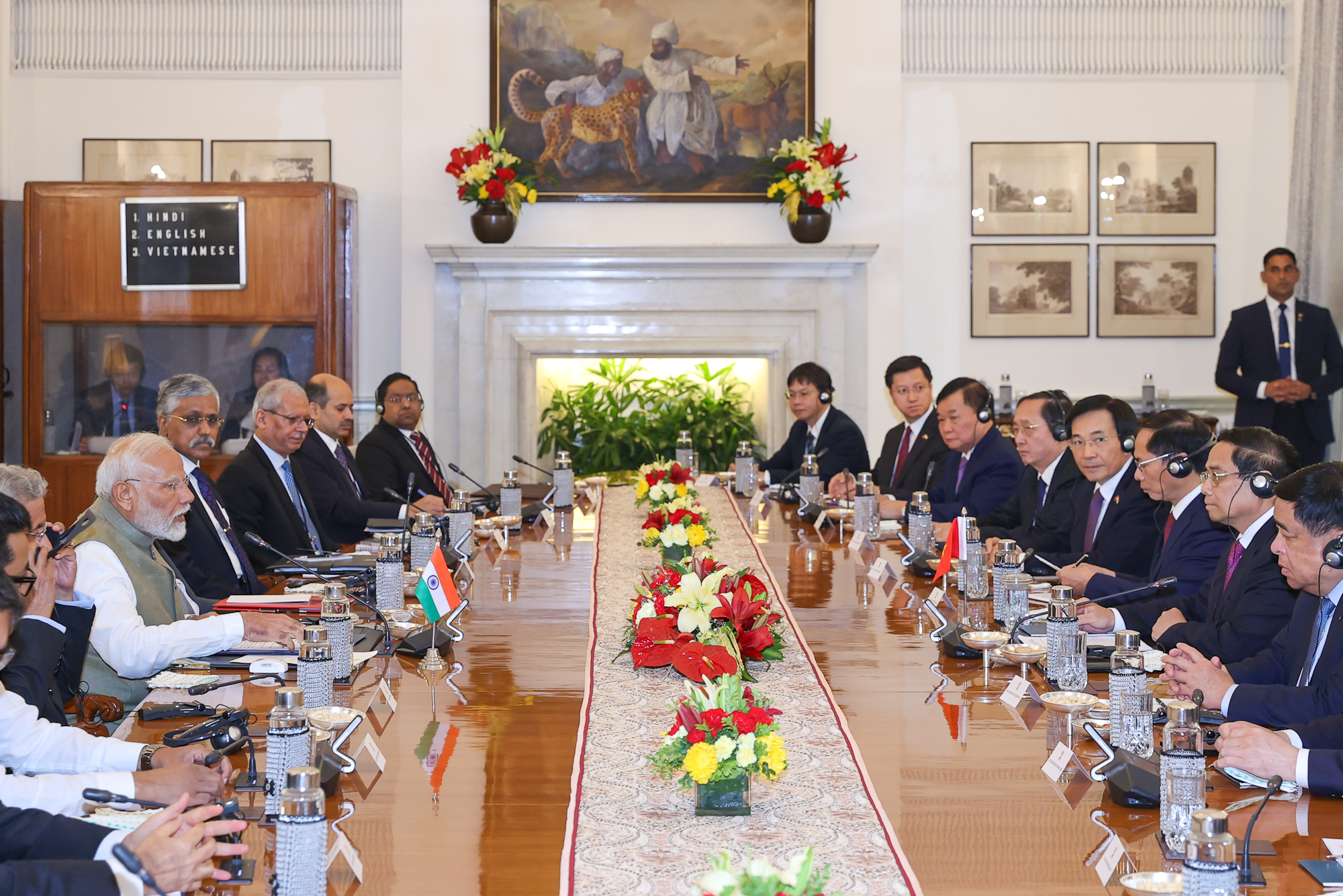 Hội đàm giữa Thủ tướng Phạm Minh Chính và Thủ tướng Ấn Độ Narendra Modi cùng đoàn đại biểu cấp cao 2 nước. Ảnh: VGP.