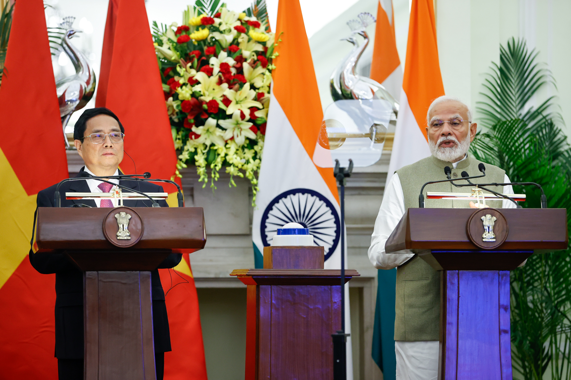 Hai nh&agrave; l&atilde;nh đạo cho biết đ&atilde; c&ugrave;ng c&aacute;c đại biểu cấp cao của hai nước nhất tr&iacute; th&ocirc;ng qua Tuy&ecirc;n bố chung về tăng cường quan hệ Đối t&aacute;c Chiến lược to&agrave;n diện Việt Nam-Ấn Độ nh&acirc;n chuyến thăm, v&agrave; nhất tr&iacute; th&uacute;c đẩy hợp t&aacute;c hai nước với phương ch&acirc;m 